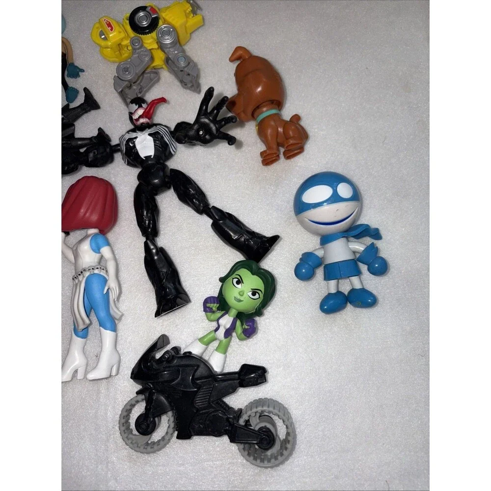Small Figure Toy Lot Of 15 Batman Scooby Doo Idea Man Power Rangers Venom Used